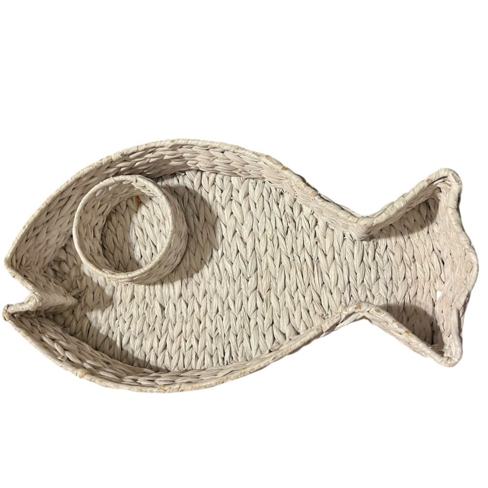Seagrass fish chip & dip basket hand painted white 17.5” L x 3” D dip circle 3”d